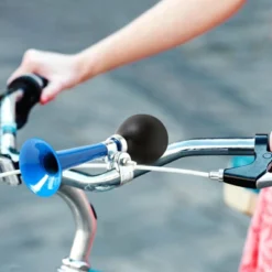 Juvale 4 Pack Bike Horn For Adults And Kids With Rubber Squeeze Bulb, 4 Assorted Colors, 7 X 2 X 2 In